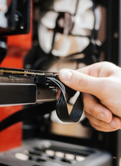 Internet service technician near Caloundra fixing network issues